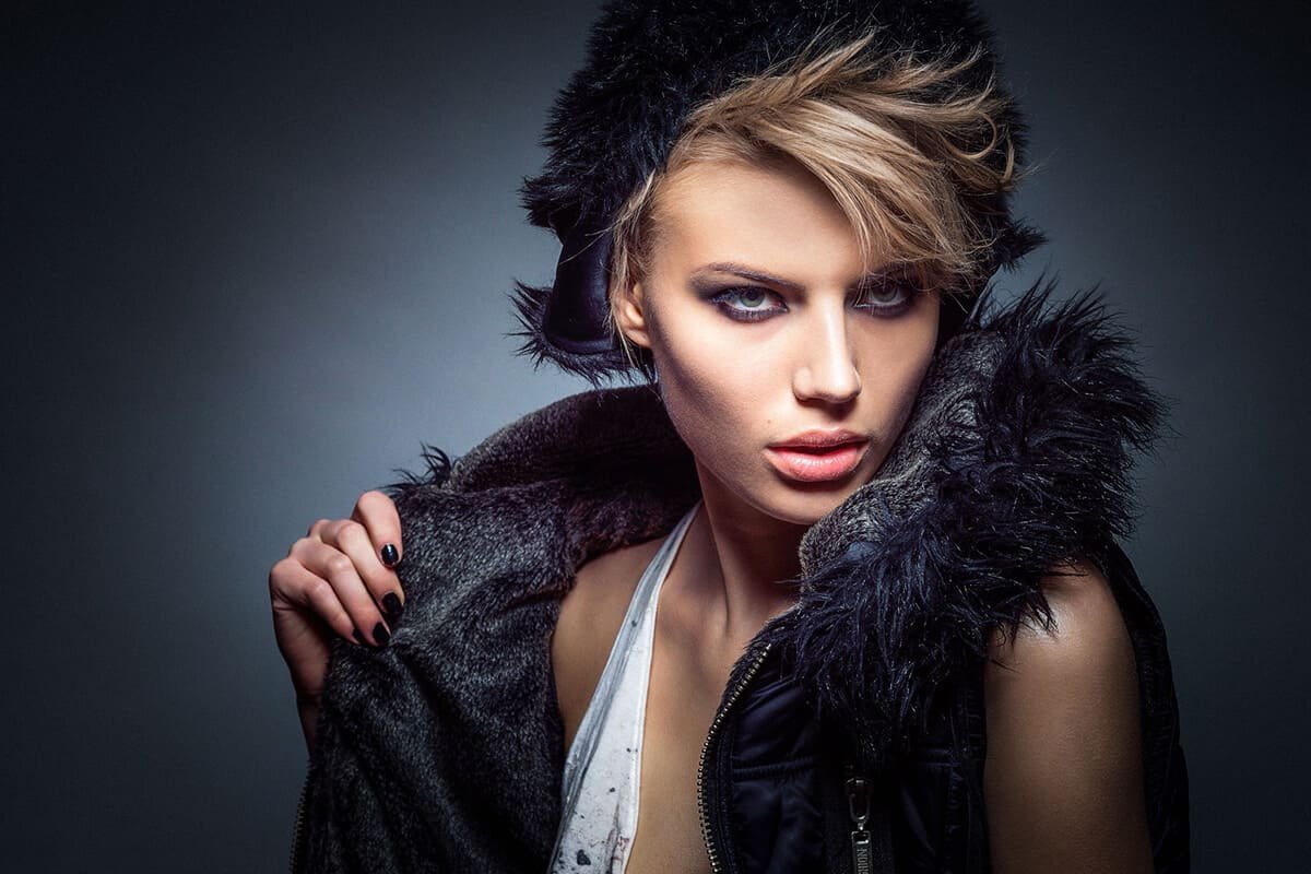 Read more about the article The Latest Fashion Must-Haves for